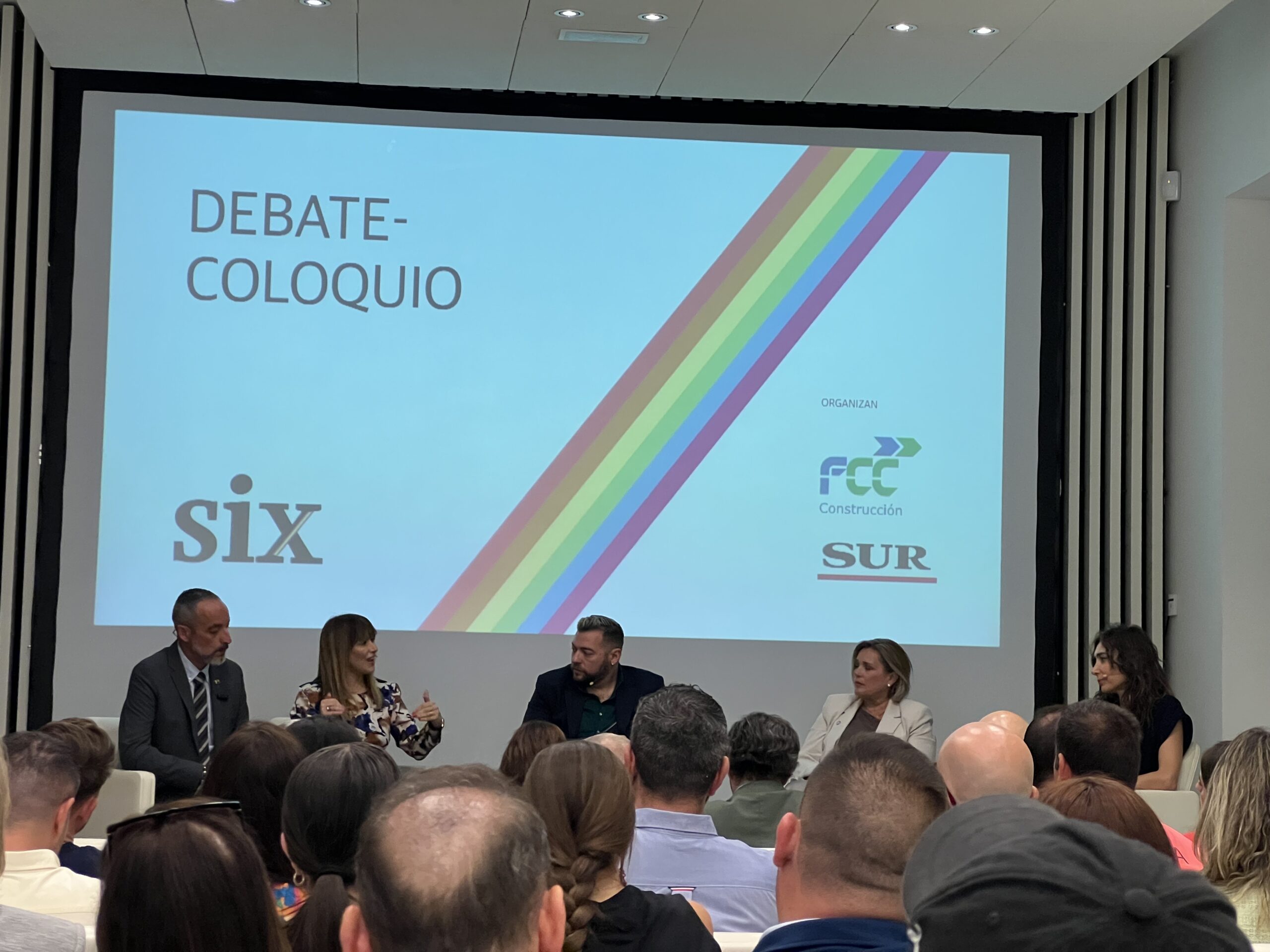 Debate - Un grupo de personas en un evento